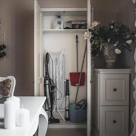 Belvedere Luxury Apartment, View On The Walls *