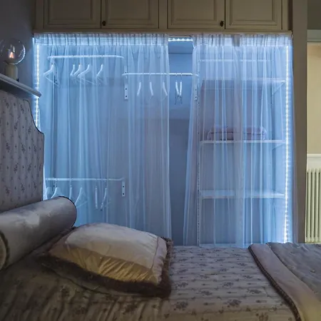 Belvedere Luxury Apartment, View On The Walls *