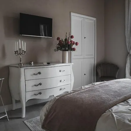 Belvedere Luxury Apartment, View On The Walls * Lucca