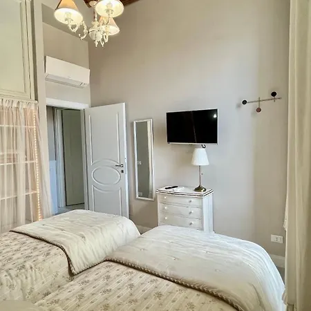 Belvedere Luxury Apartment, View On The Walls Apartment *