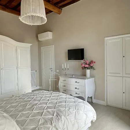Belvedere Luxury Apartment, View On The Walls Lucca